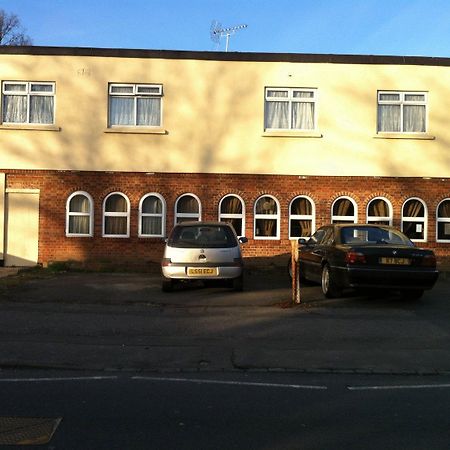 Hillingdon Lodge Exteriér fotografie